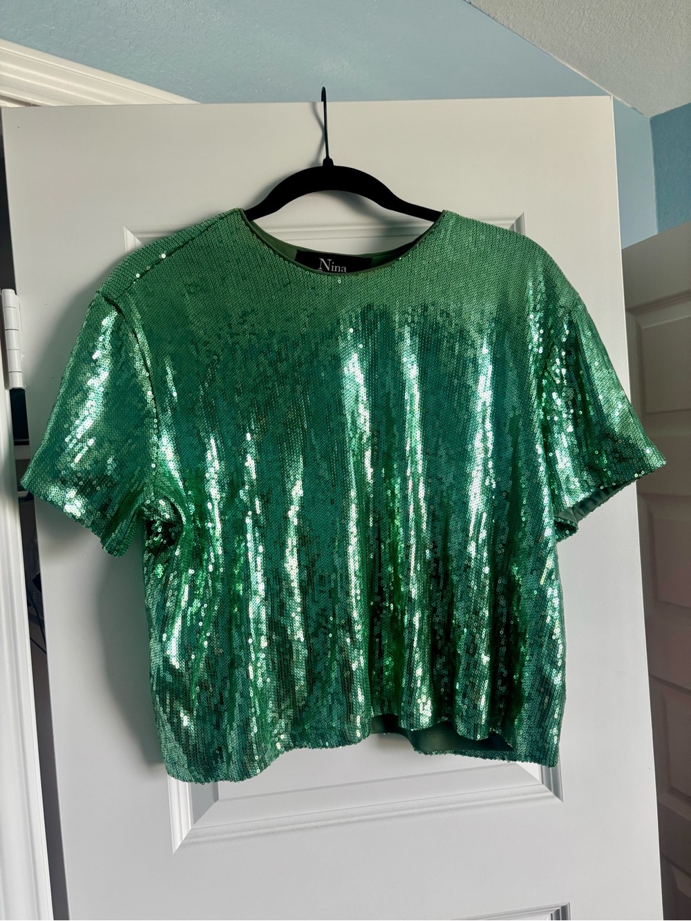 Nina Parker x Macy’s Emerald Green Sequin Short-Sleeve Crop Top